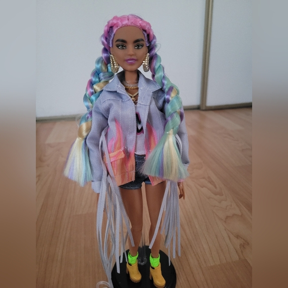 Barbie Extra #5 by Mattel - Picture 4 of 9